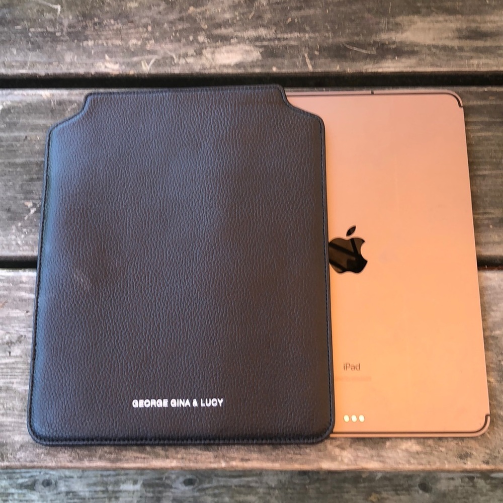 Leather iPad case black